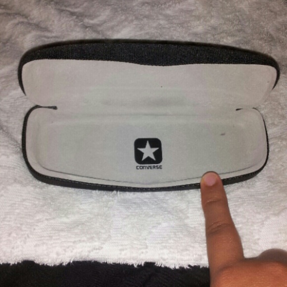 Converse Glasses Case - Picture 1 of 3