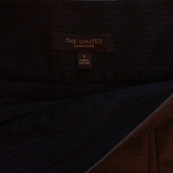 Working Girl Chic! Grey Pleated Skirt - Picture 2 of 2