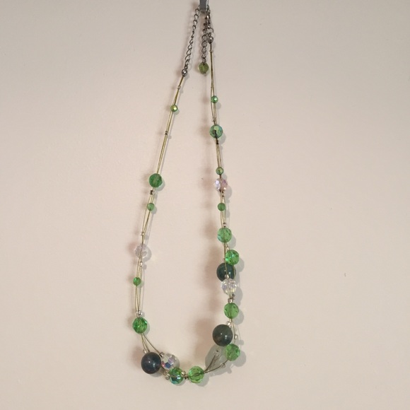 8.5" green/clear necklace