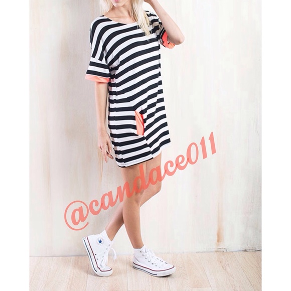 Striped Mini Pocket Dress - Picture 4 of 4