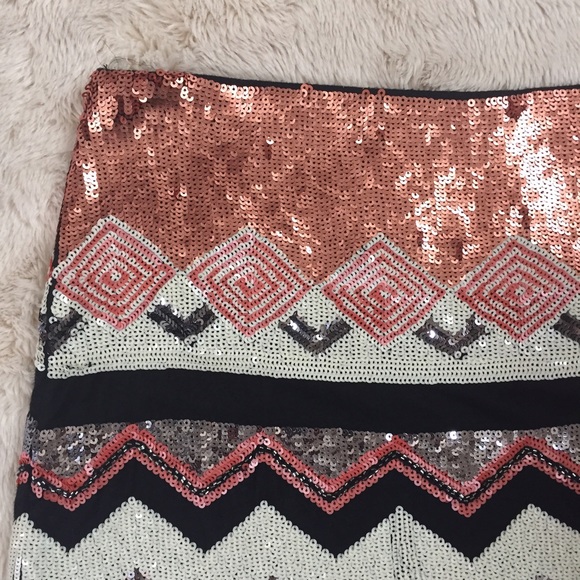 🌸Adorable Aztec sequin mini skirt! - Picture 2 of 3