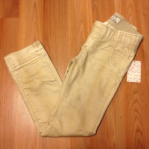 Free People Skinny Pull on Crop Pants. - Picture 2 of 4