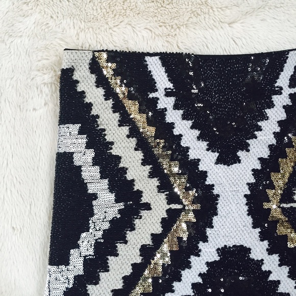 ❤️Amazing black sequin aztec mini! - Picture 2 of 3