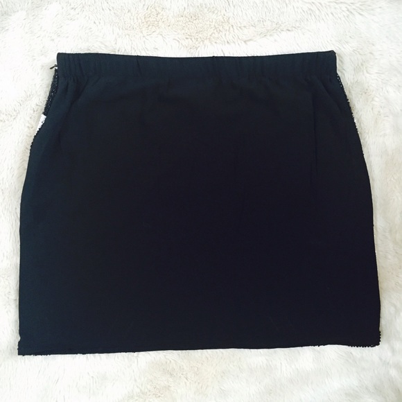 ❤️Amazing black sequin aztec mini! - Picture 3 of 3