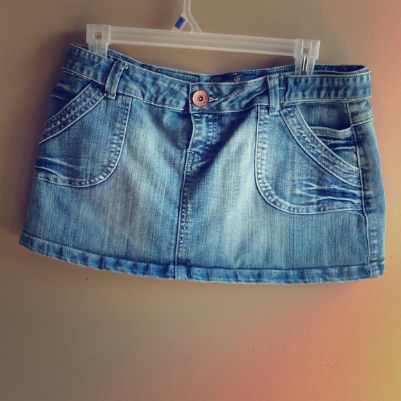 Guess jean skirt! Get it before spring!! 🌷🌸