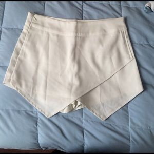 White Envelope Shorts NWOT