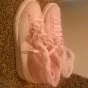 pink nike shoes