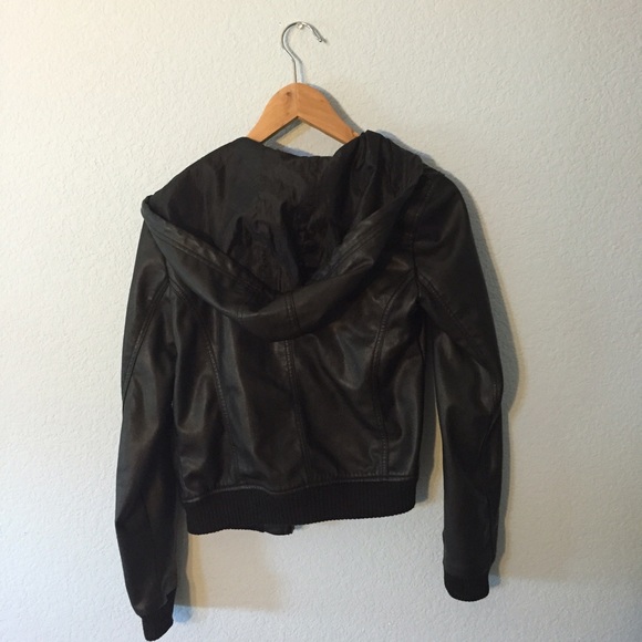 Leather jacket - Picture 2 of 3