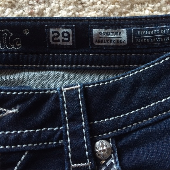 SOLD!!! Miss Me Jeans - Picture 4 of 4