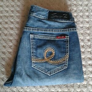 Seven cropped distressed jean