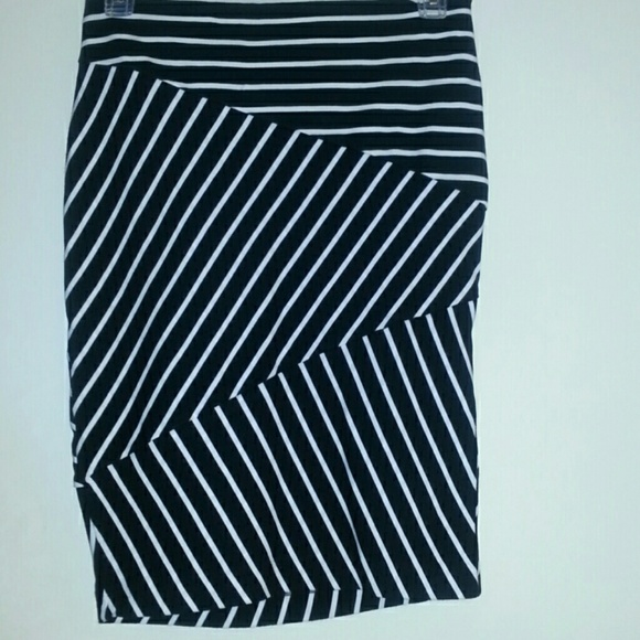 Black & white skirt