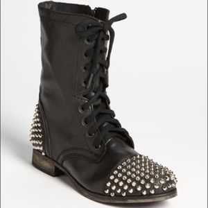 STEVE MADDEN BLACK TARNNEY BOOTS