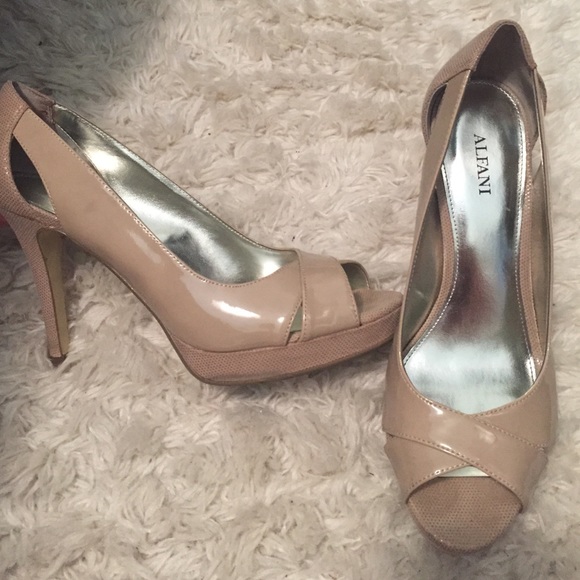 ALFANI nude peep toe 3-4" heels