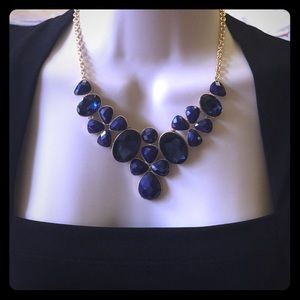 Beautiful sapphire blue rhinestone necklace.