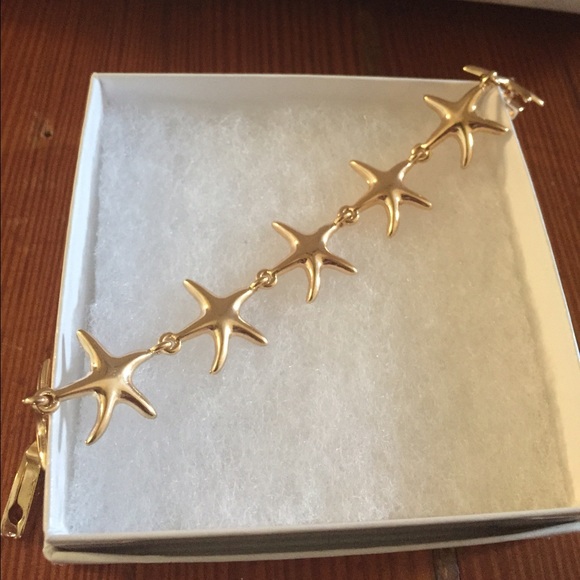 Beautiful gold starfish bracelet - brand new!