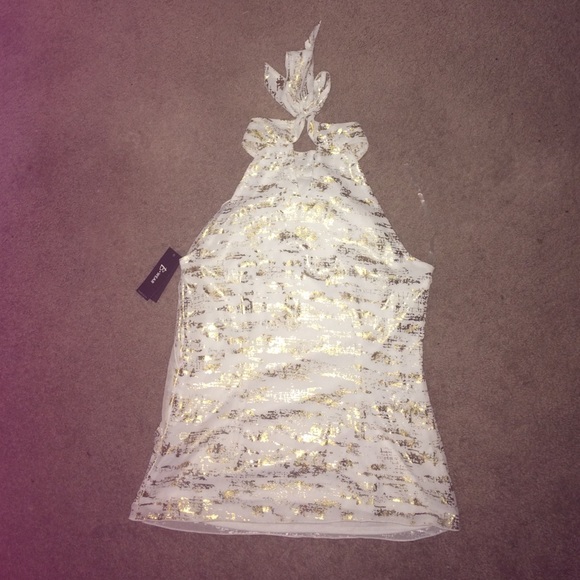 Top - Picture 2 of 2