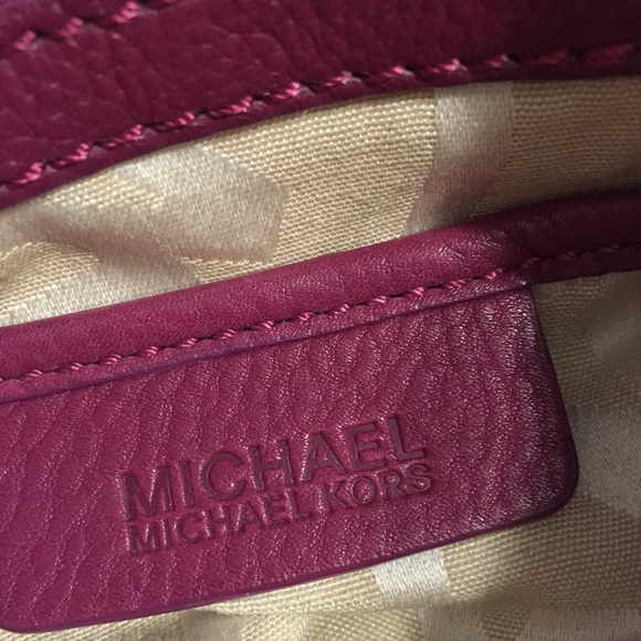 MK large burgundy leather purse - Picture 3 of 4