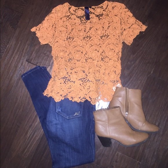 Orange crochet top 💕
