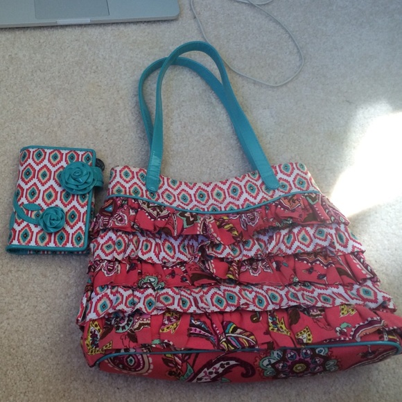 Matching purse and wallet set