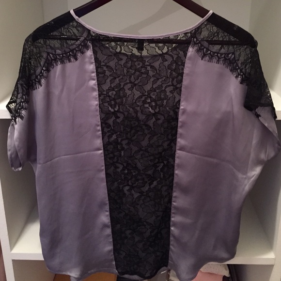 Charcoal top with black lace. Loose fitting - Picture 2 of 2
