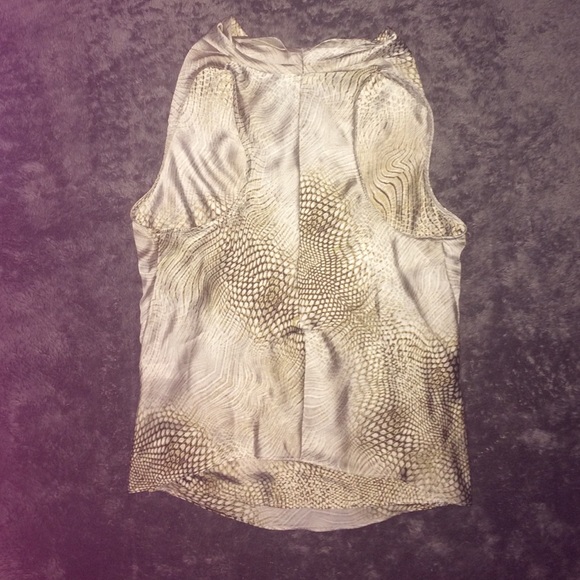 Top - Picture 2 of 2