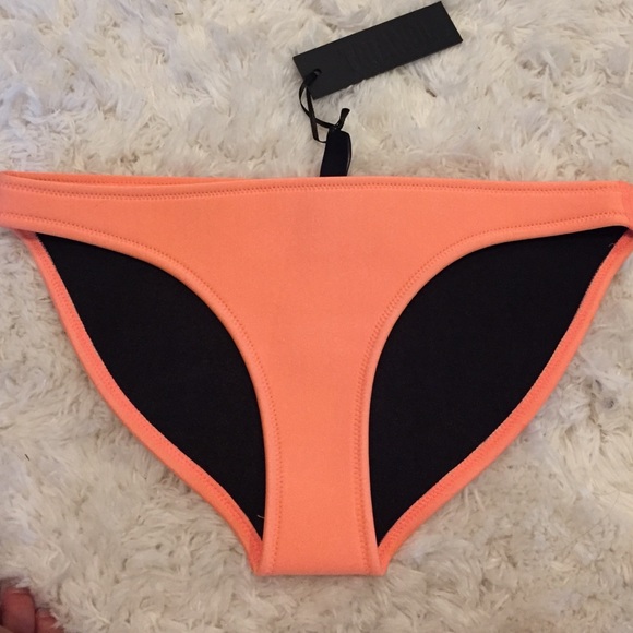 New triangl bottoms.