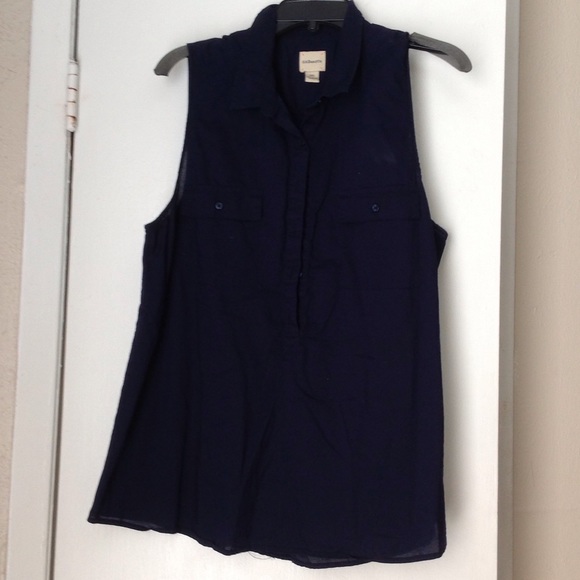 Navy sleeveless shirt