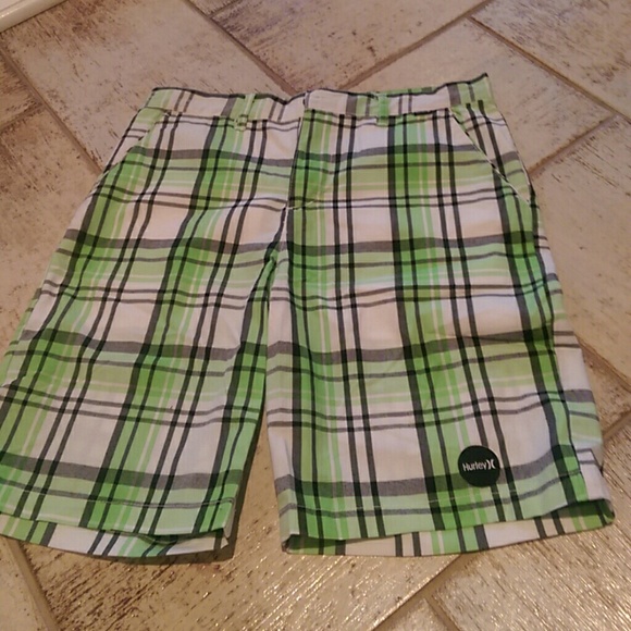 Men's size 31/boys 18 Hurley shorts