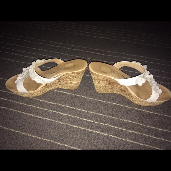 Wedges💛 - Picture 2 of 2