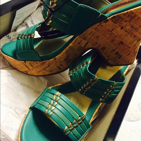 Blue Wedges - Picture 1 of 1