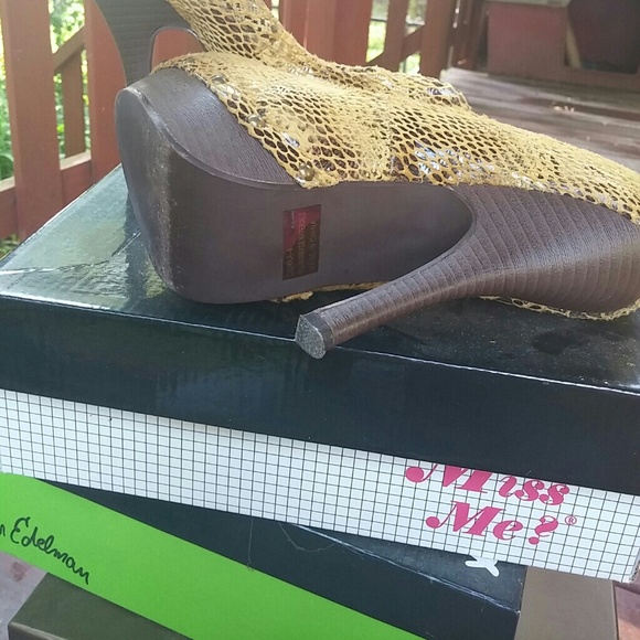 Snakeskin print/mustard yellow and brown pumps - Picture 3 of 3