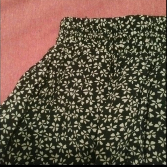 Brandy Melville Flower Skirt