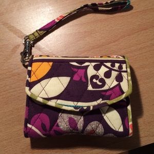 VERA BRADLEY WRISTLET/PHONE HOLDER