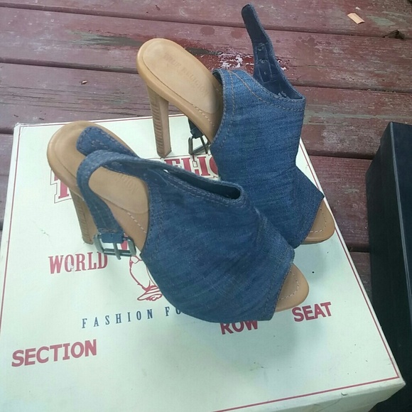 Denim shoes