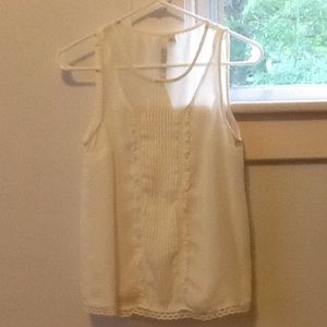 Semi -sheer lace top with sheer Peter Pan collar