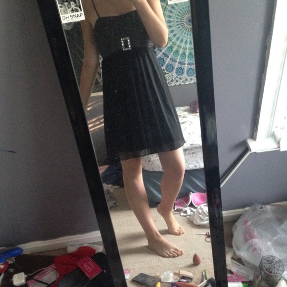 black dress - Picture 1 of 4