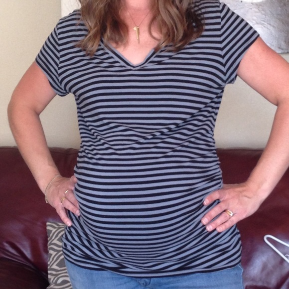 Maternity short sleeve shirt