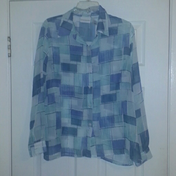 Alfred Dunner button down blouse w/ long sleeves