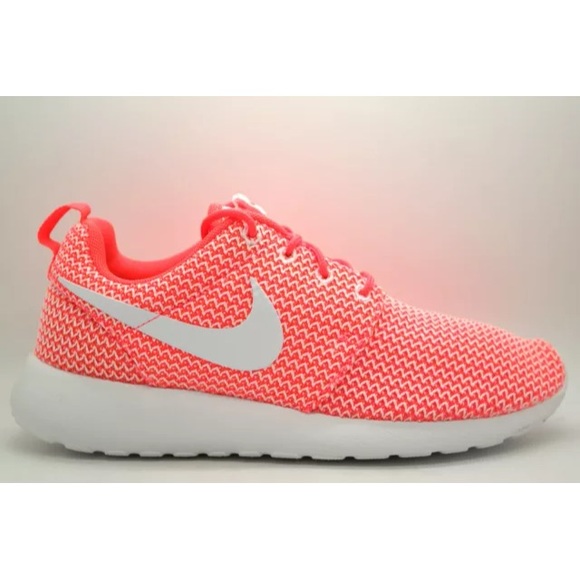 Nike Roshes Coral/Pink Close to new