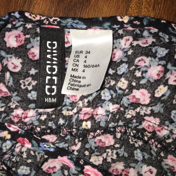 "Divided" H&M Floral Romper - Picture 3 of 3