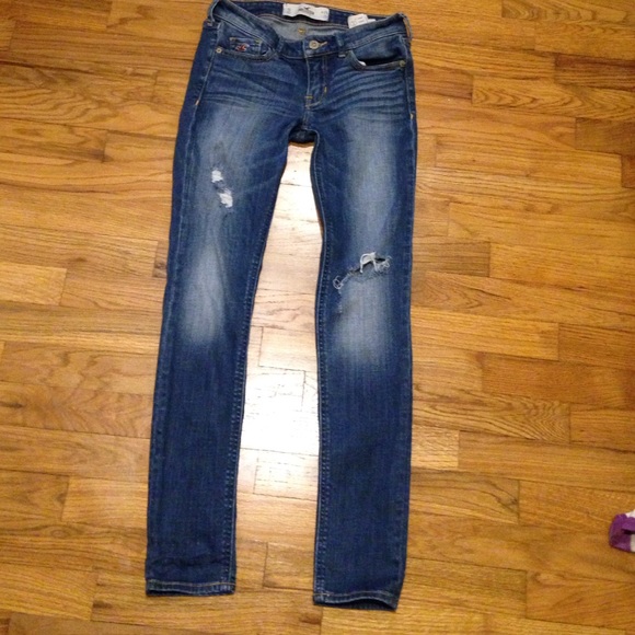Hollister distressed jeans☆