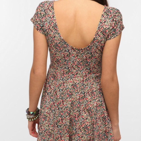 Urban Outfitters floral skater dress - Picture 2 of 3