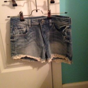 Lace trim high waisted shorts