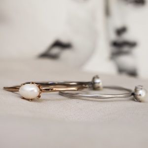 Pearl bracelet (bangle)