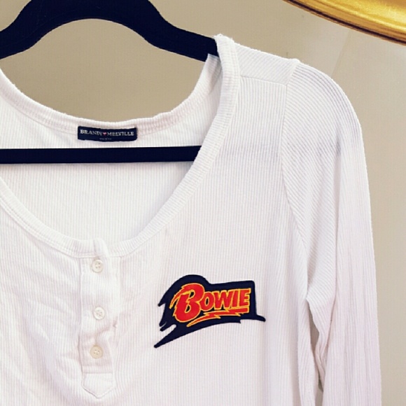 ❌ SOLD ❌ Brandy Melville Nadia White w Bowie Patch - Picture 2 of 2