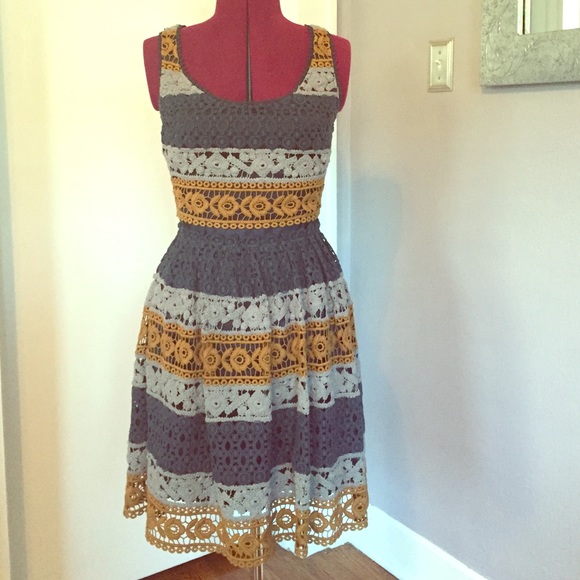 Maeve appliqué dress from Anthropologie - Picture 1 of 3