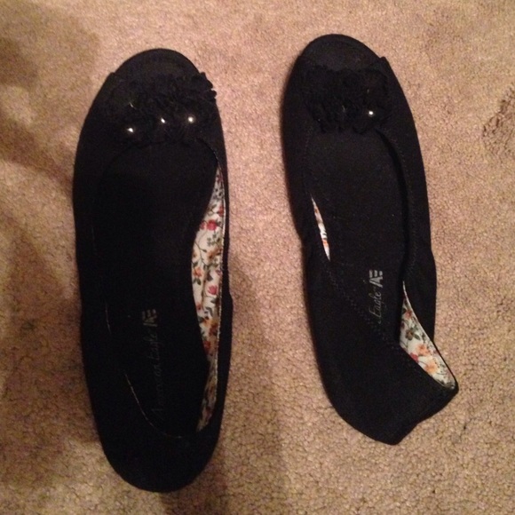 Black open toed flats