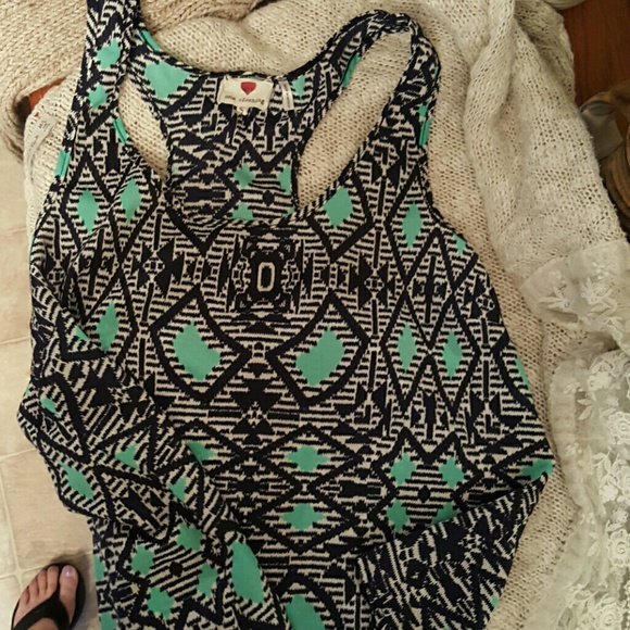 ONE CLOTHING silky top - size small