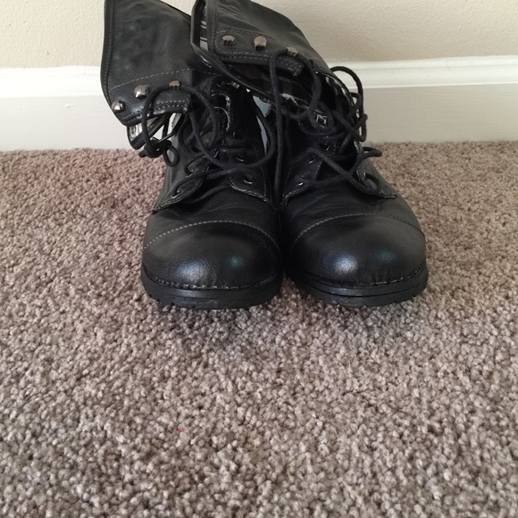 Combat boots
