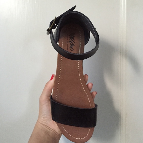 "Sorsha" Sandal - Picture 2 of 2